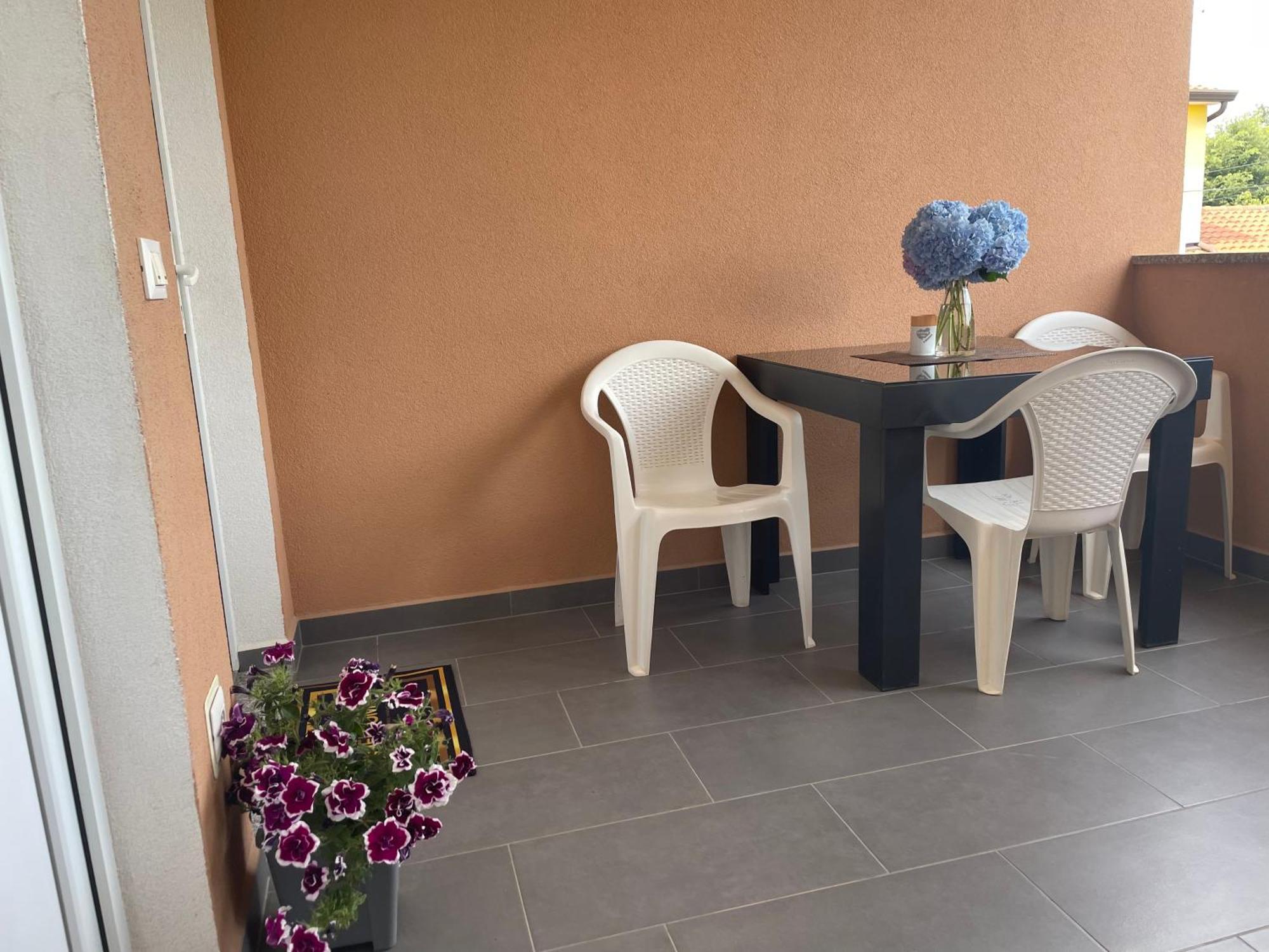 Apartment Dora